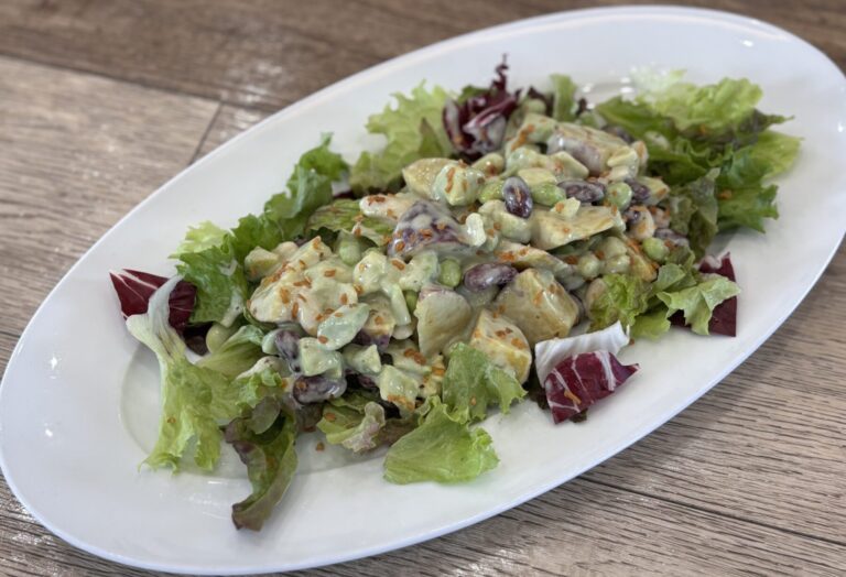 さつまいもとアボカドとミックスビーンズのサラダ