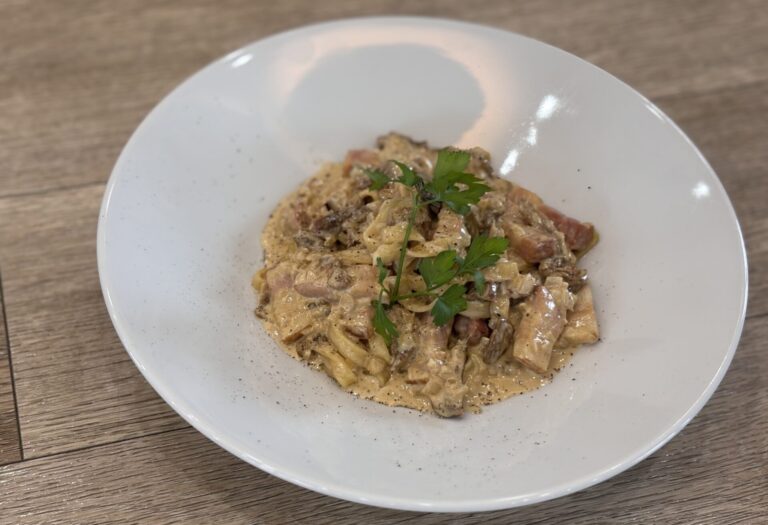 ポルチーニのクリームパスタ