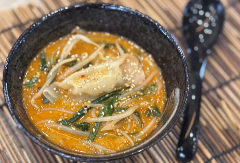 【高砂酒造】酒粕風味の坦々スープ水餃子