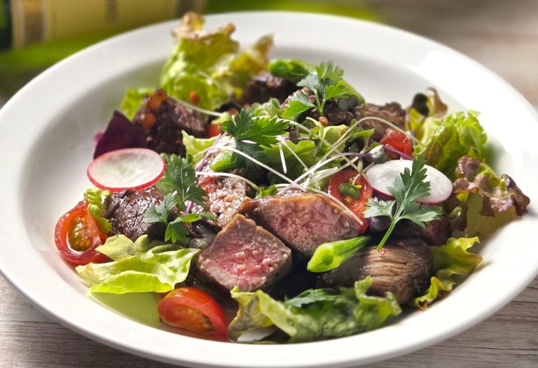 ステーキサラダ