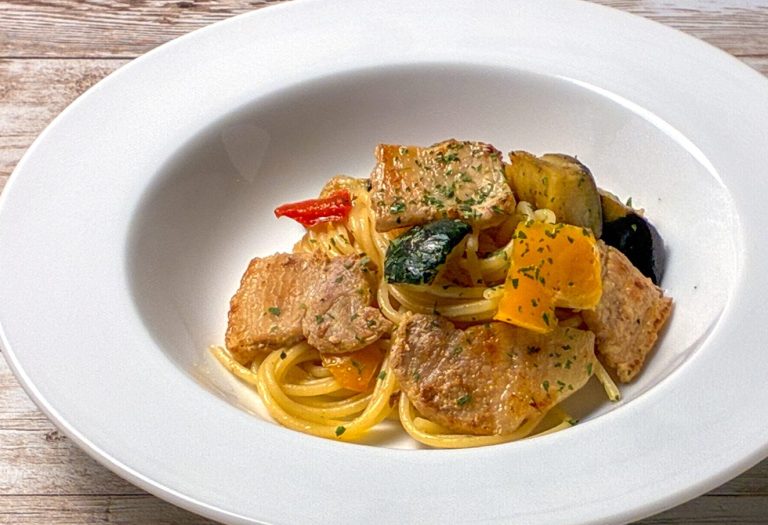 豚肉と焼き野菜のパスタ