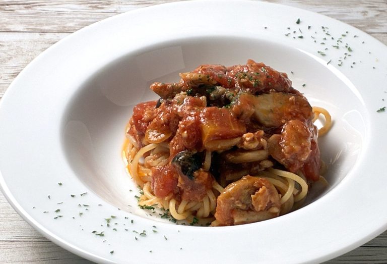 ツナとキノコのトマトパスタ