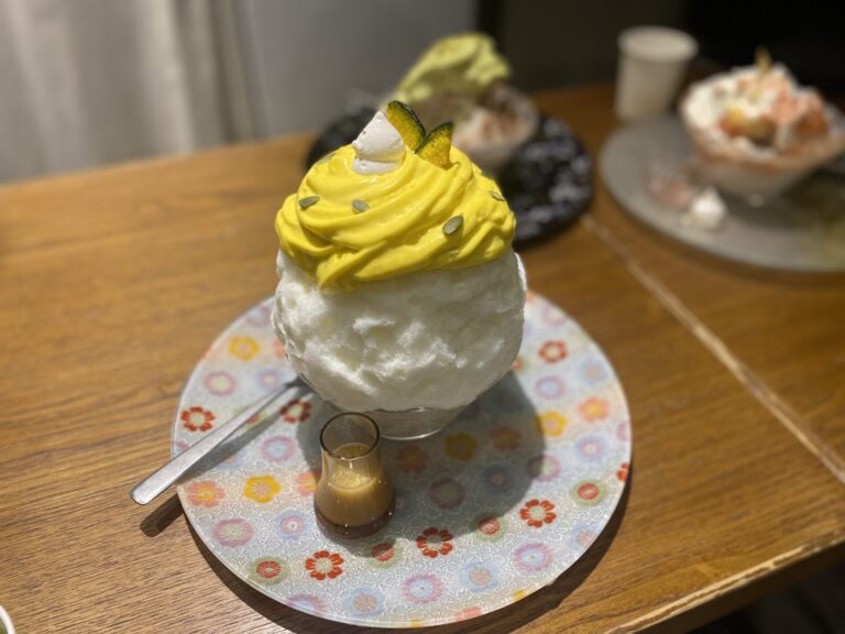 【当館より徒歩5分】氷おばけのご紹介　　