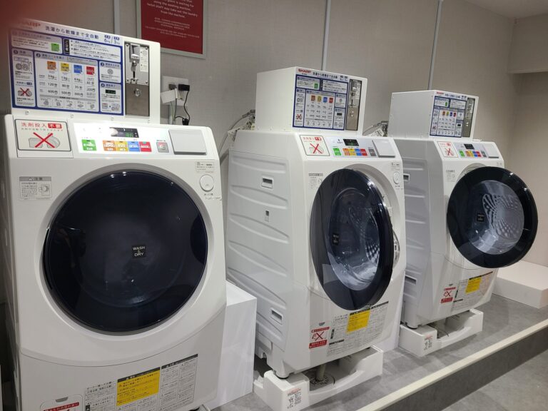 コインランドリー・Laundromat