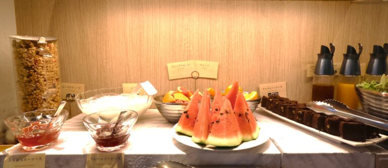 【朝食：　デザート/フルーツのご案内】 【Breakfast： Dessert　＆　Fruit Menu】
