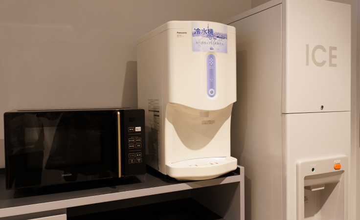 cabin tokyo Microwave Oven / Ice Machine