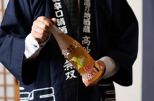 国士無双梅酒 ： 梅の酸味とビートオリゴ糖の甘み、日本酒の持つコクと旨味のバランスが絶妙な味わい。